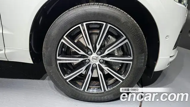 Volvo XC60 2020 — Şəkil 18/30