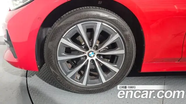 BMW 3 Series 2019 — Şəkil 9/20
