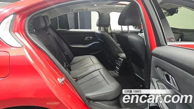 BMW 3 Series 2019 — Şəkil 8/20