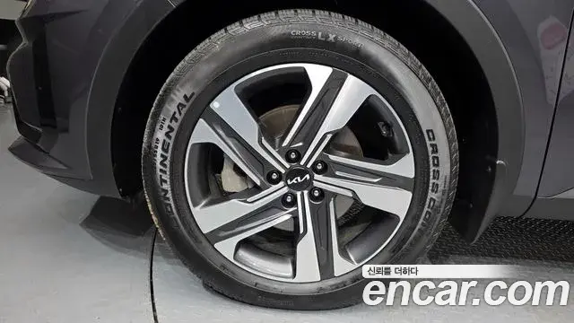 Kia Sorento 2021 — ფოტო 13/20