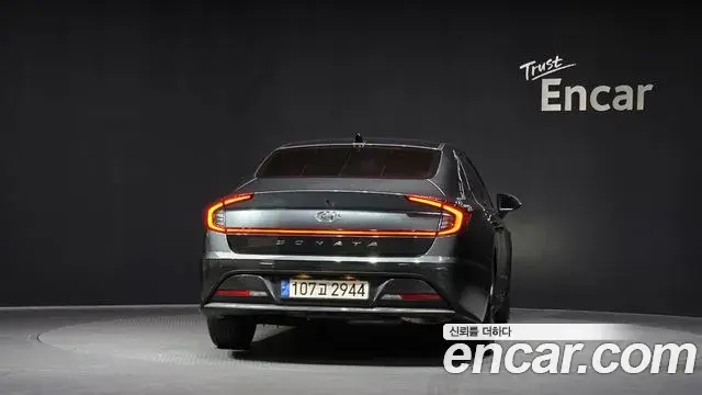 Hyundai Sonata Hybrid 2022 — ფოტო 11/20