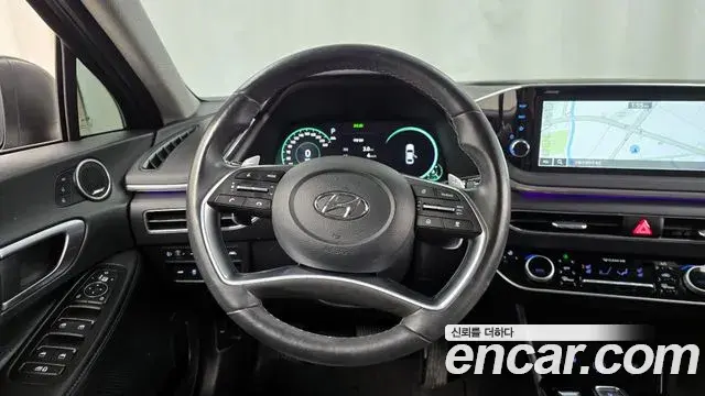Hyundai Sonata Hybrid 2022 — ფოტო 15/20