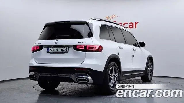 Mercedes-Benz GLB-Class 2021 — Şəkil 17/20