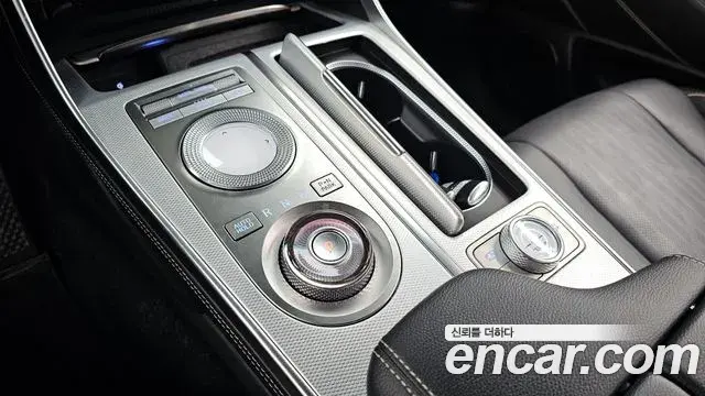 Genesis GV80 2022 — Photo 16/20