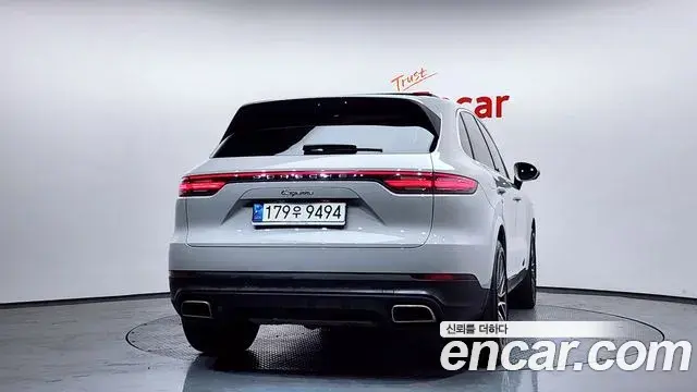Porsche Cayenne 2022 — Photo 14/20