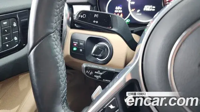 Porsche Cayenne 2022 — Photo 9/20