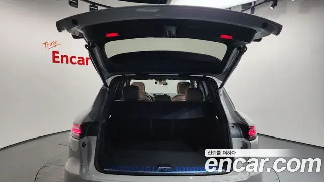 Porsche Cayenne 2022 — Photo 10/20