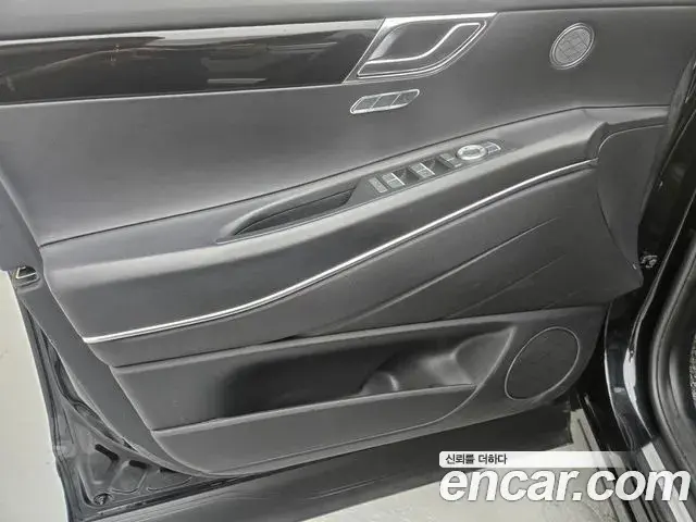 Genesis GV80 2021 — Photo 19/20
