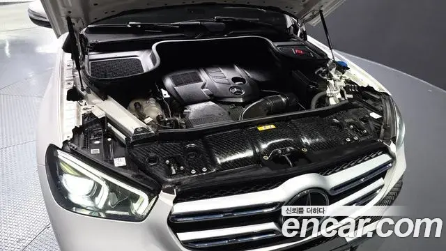 Mercedes-Benz GLE-Class 2020 — Photo 20/20