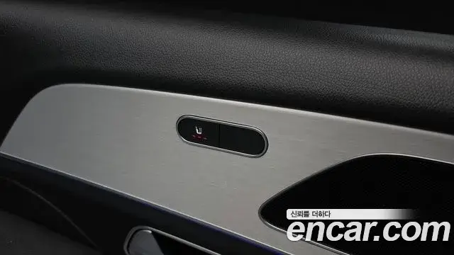 Mercedes-Benz GLE-Class 2020 — Photo 13/20