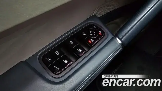 Porsche Cayenne 2021 — Фото 16/20