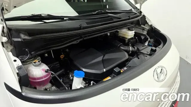 Hyundai Staria 2023 — Şəkil 17/20