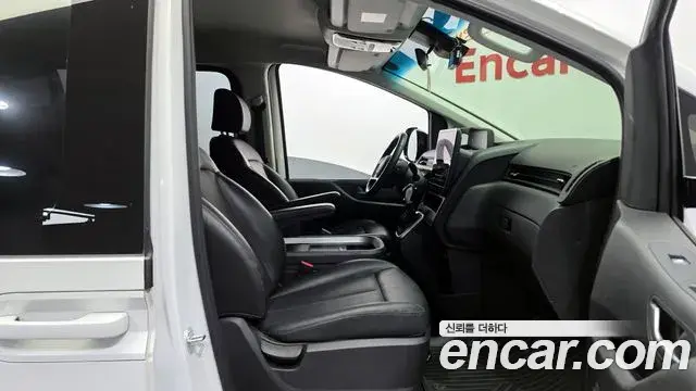 Hyundai Staria 2023 — Şəkil 18/20