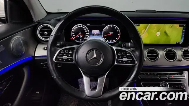 Mercedes-Benz E-Class 2018 — Фото 13/20