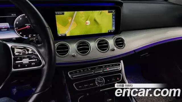 Mercedes-Benz E-Class 2018 — Фото 14/20