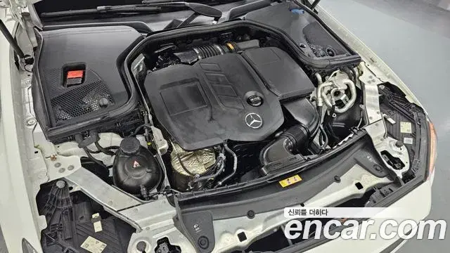 Mercedes-Benz E-Class 2022 — Photo 1/20