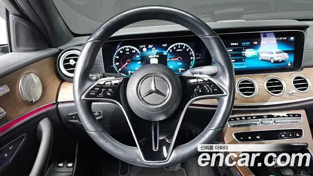 Mercedes-Benz E-Class 2022 — Şəkil 19/20