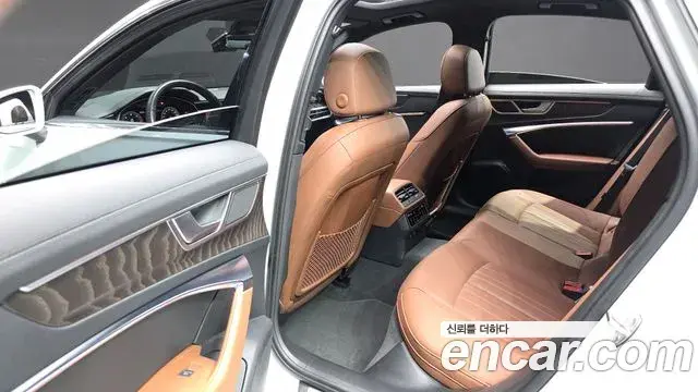 Audi A6 2022 — Фото 11/20