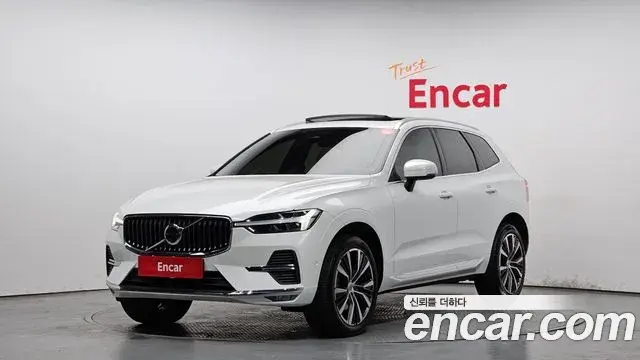 Volvo XC60 2022 — Photo 1/20