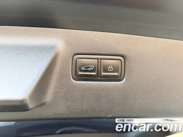 Hyundai Santa Fe 2023 — Photo 9/20