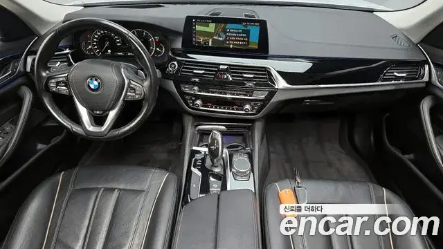 BMW 5 Series 2018 — Photo 17/20