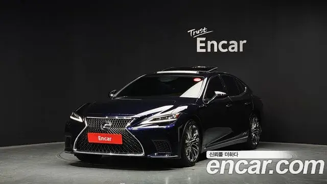 Lexus LS500h 2022 — Photo 15/20