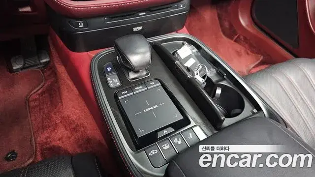 Lexus LS500h 2022 — Photo 14/20