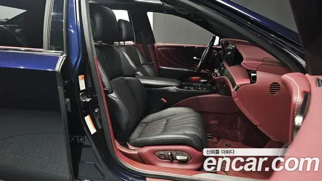 Lexus LS500h 2022 — Photo 7/20