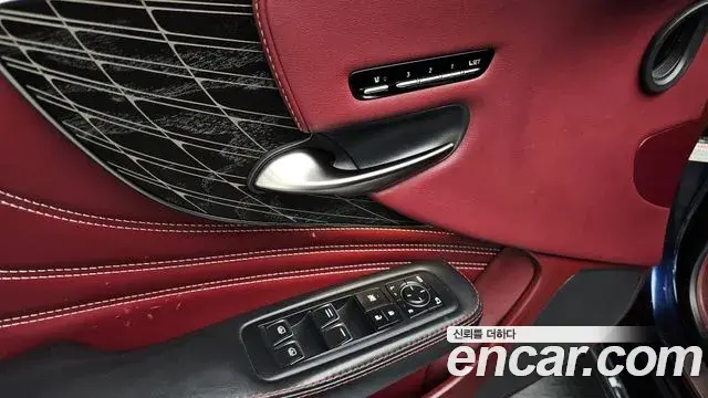 Lexus LS500h 2022 — Photo 17/20