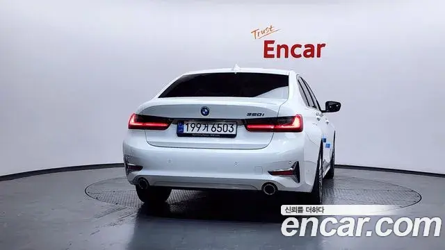 BMW 3 Series 2022 — Şəkil 1/20