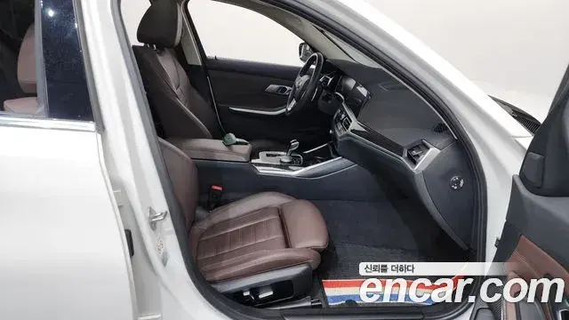 BMW 3 Series 2022 — Şəkil 10/20