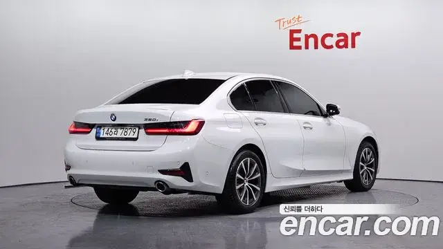 BMW 3 Series 2021 — ფოტო 13/20