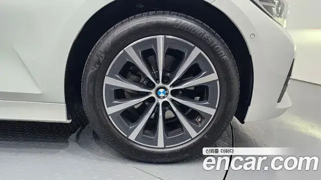 BMW 3 Series 2021 — ფოტო 10/20