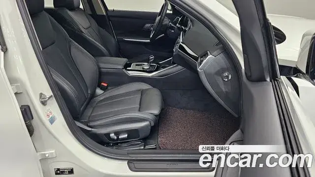 BMW 3 Series 2021 — ფოტო 17/20