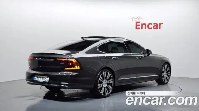 Volvo S90 2023 — ფოტო 17/20