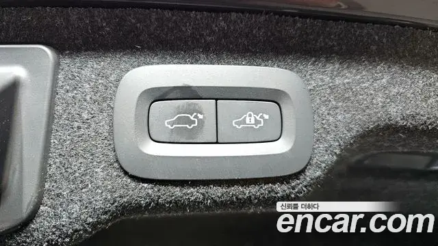 Volvo S90 2023 — ფოტო 8/20