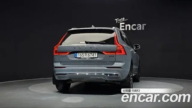 Volvo XC60 2022 — Şəkil 19/20