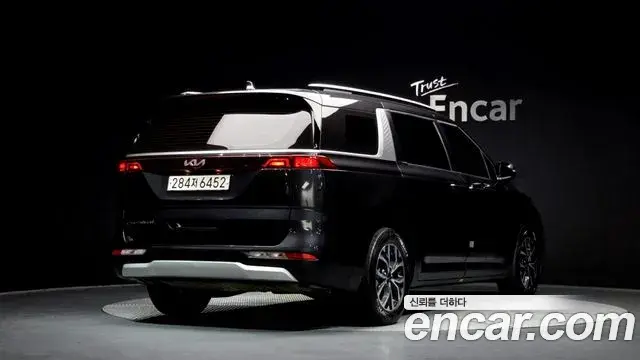 Kia Carnival 2021 — ფოტო 12/20