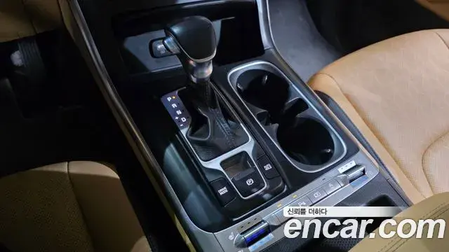 Kia Carnival 2021 — ფოტო 11/20