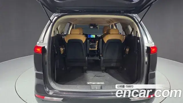 Kia Carnival 2021 — ფოტო 1/20