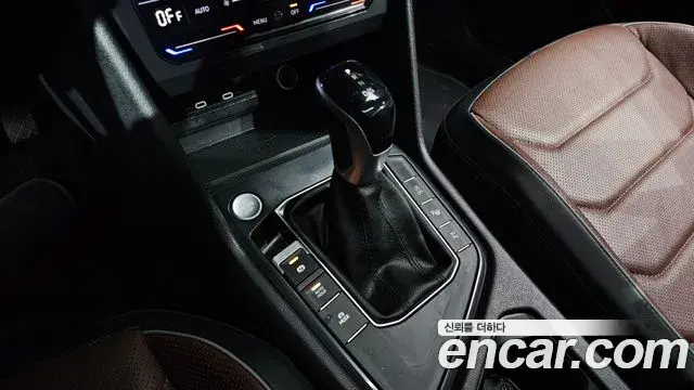 Volkswagen Tiguan Allspace 2023 — Фото 9/20