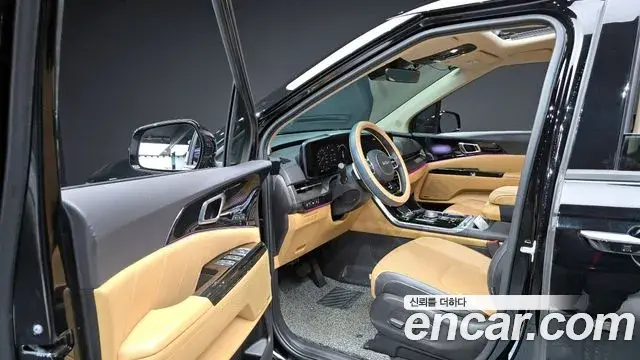 Kia Carnival 2021 — Photo 16/20