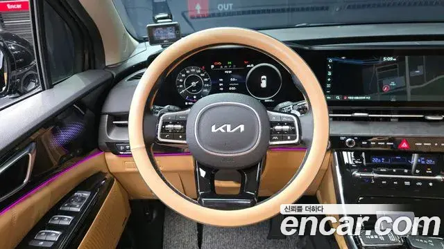 Kia Carnival 2021 — Photo 7/20