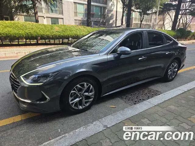Hyundai Sonata Hybrid 2019 — Photo 12/20
