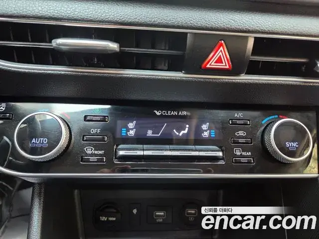 Hyundai Sonata Hybrid 2019 — Photo 17/20