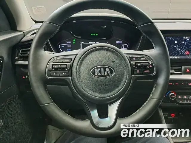 Kia Niro 2021 — Şəkil 16/20