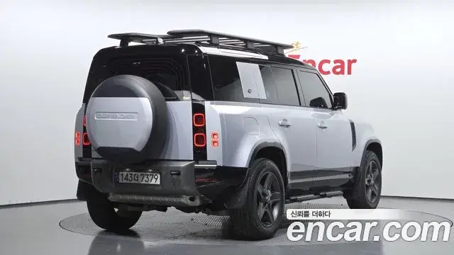 Land Rover Defender 2024 — Photo 17/20
