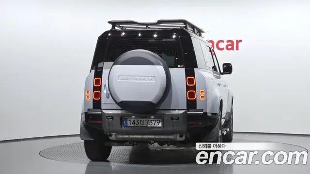 Land Rover Defender 2024 — Photo 19/20