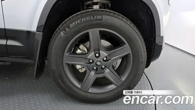Land Rover Defender 2024 — Photo 11/20