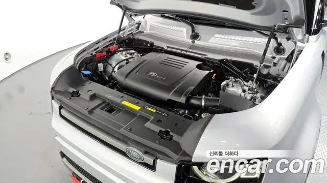 Land Rover Defender 2024 — Photo 13/20